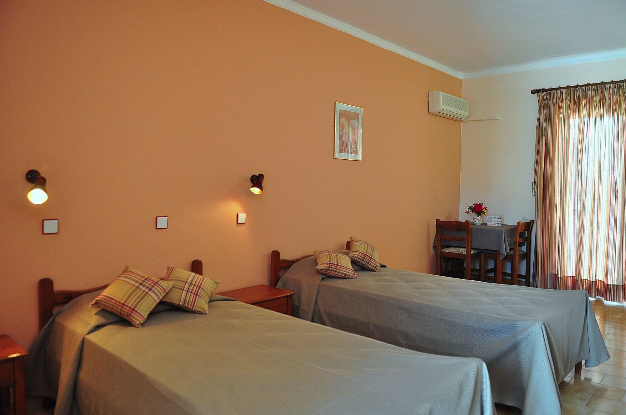 Sandys Studios Apartments And Log Villas Psalidi  Ngoại thất bức ảnh