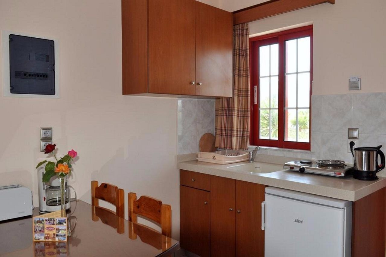 Sandys Studios Apartments And Log Villas Psalidi  Ngoại thất bức ảnh