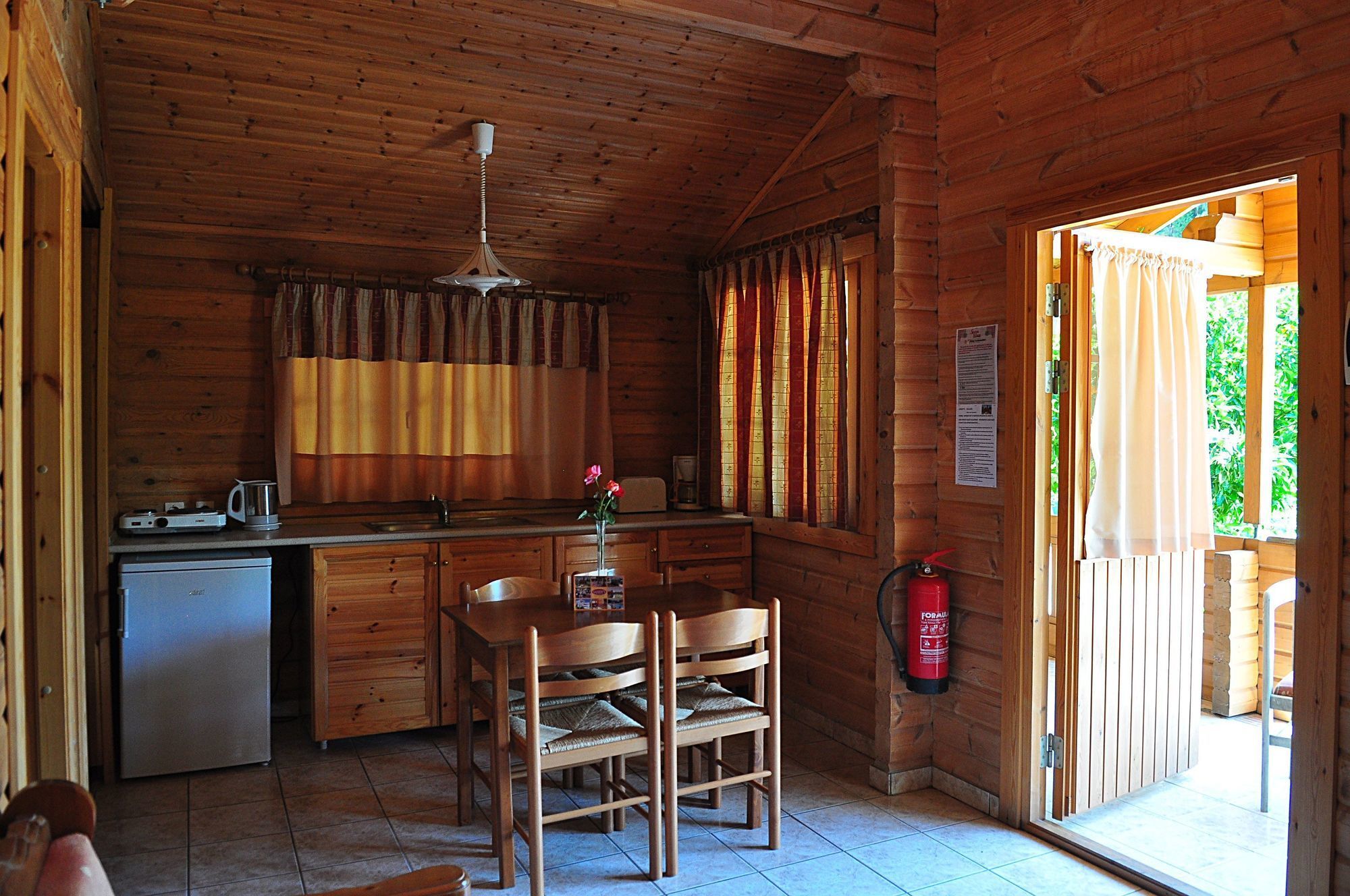 Sandys Studios Apartments And Log Villas Psalidi  Ngoại thất bức ảnh