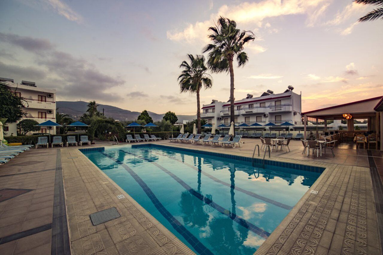 Sandys Studios Apartments And Log Villas Psalidi  Ngoại thất bức ảnh