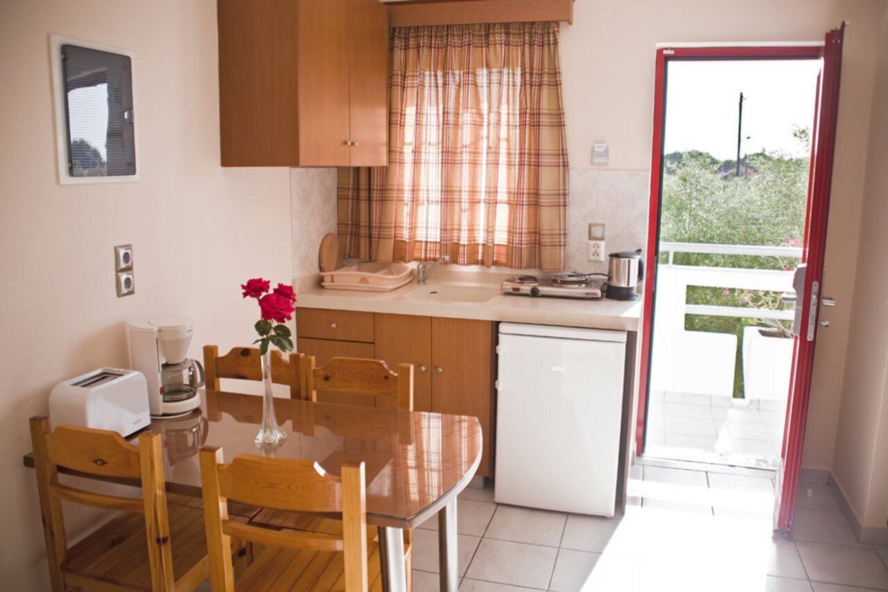 Sandys Studios Apartments And Log Villas Psalidi  Ngoại thất bức ảnh